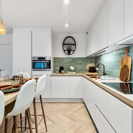 Albane - Modern 2 Bedroom In Appartamento *