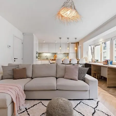 Albane - Modern 2 Bedroom In Appartamento
